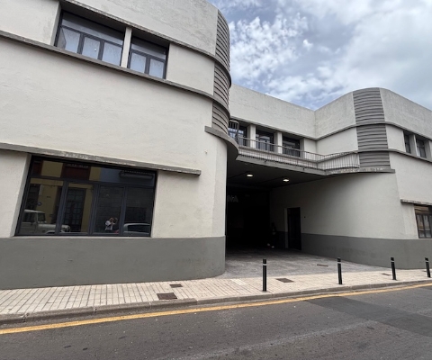 Edificio antiguas cocheras Marqués de Celada