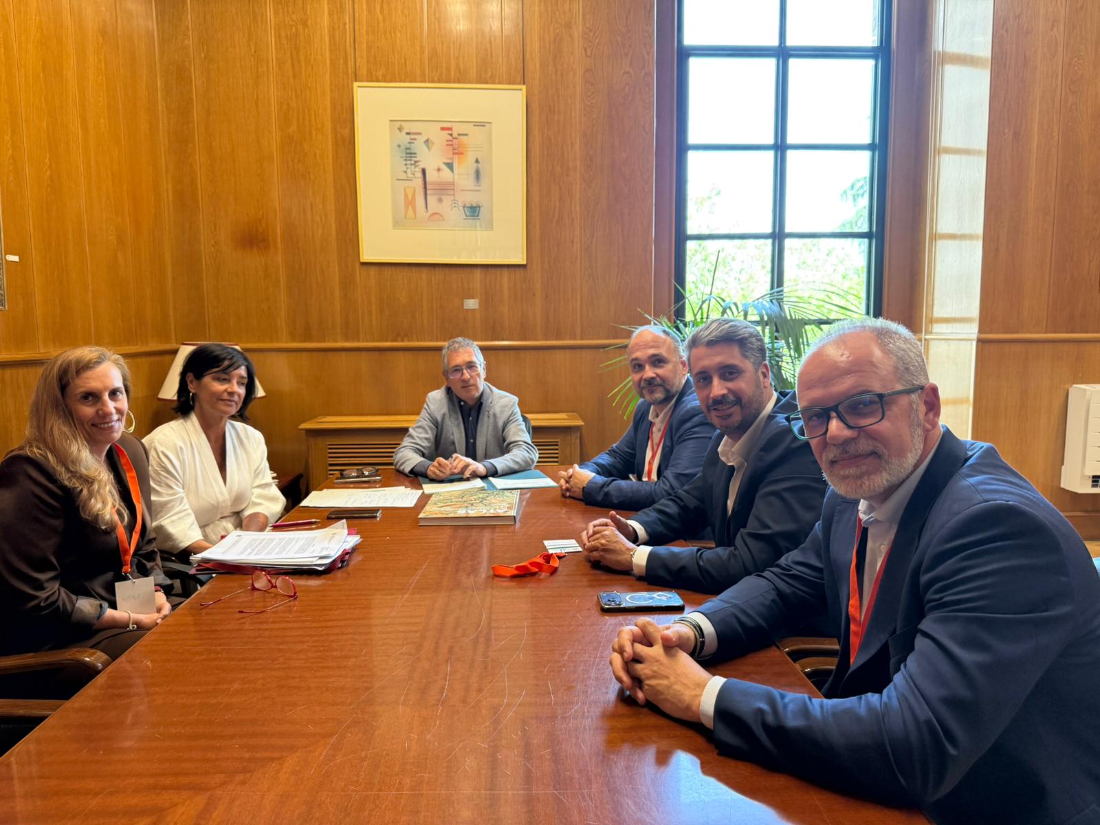 Antonia Barrios, Ana María Oñoro, Hugo Morán, José Antonio Valbuena, Luis Yeray Gutiérrez y Antonio Acosta_250526