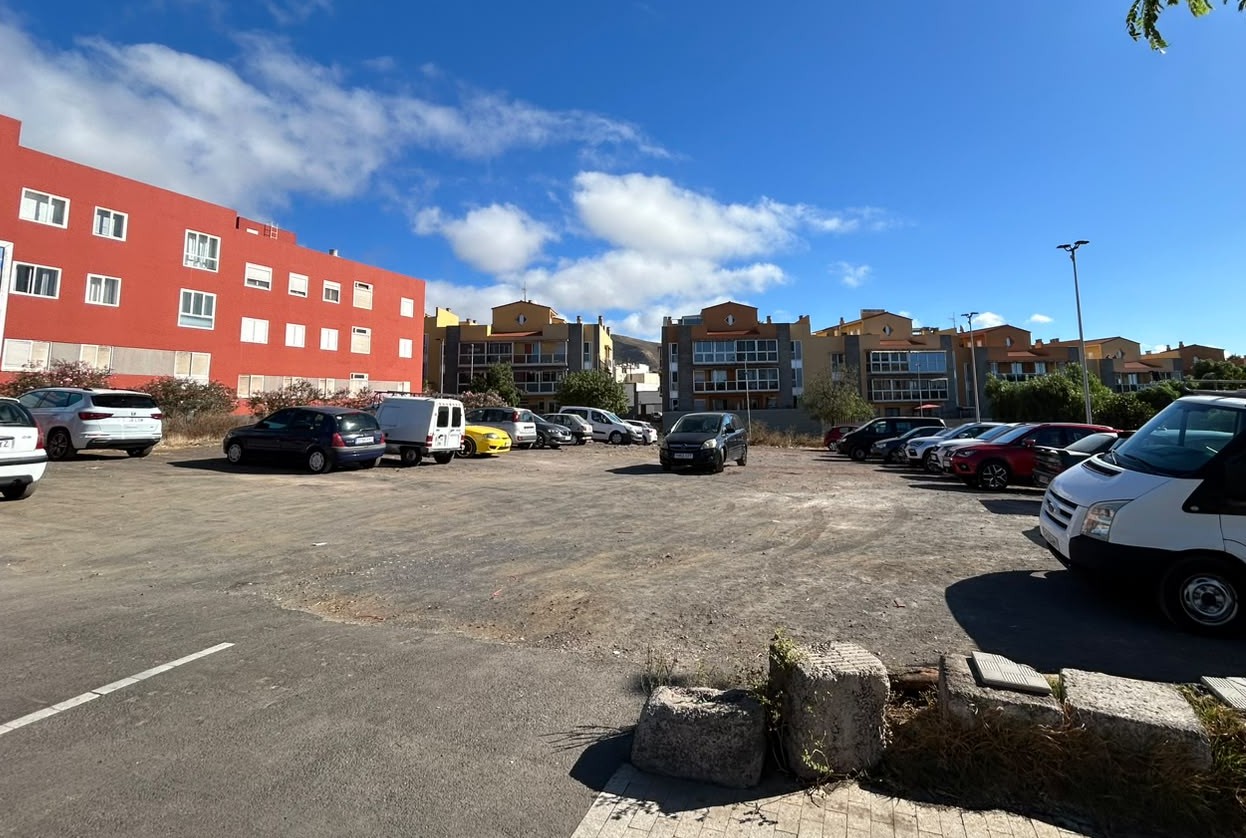 Solar Avenida de los Menceyes (2)